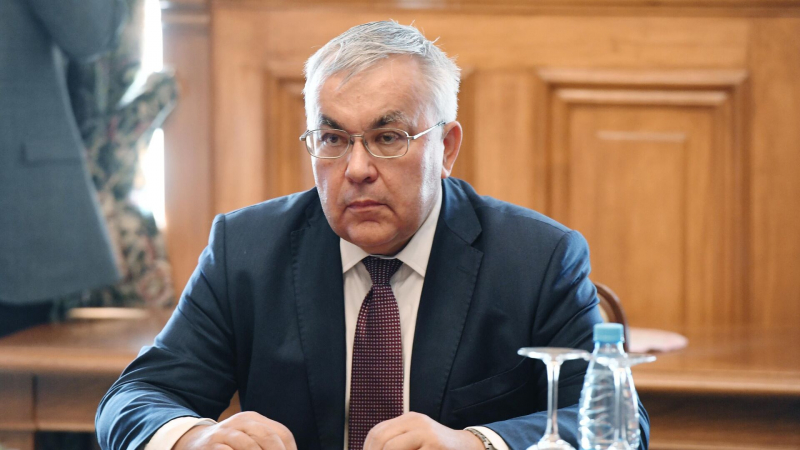 Замглавы МИД встретился с послом Йемена в России