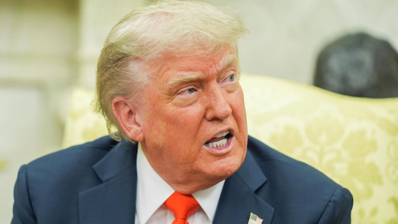 "Спасибо ей". В США рассказали, почему Трамп начал угрожать России