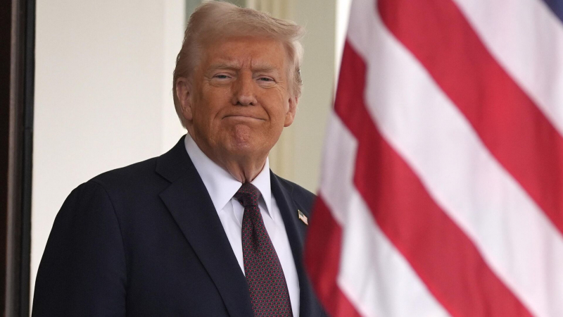 Трамп пообещал добиться сбалансированного бюджета США