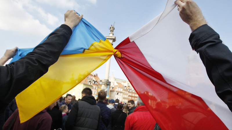 В Жешуве с начала года возбудили пять дел за уничтожение флагов Украины