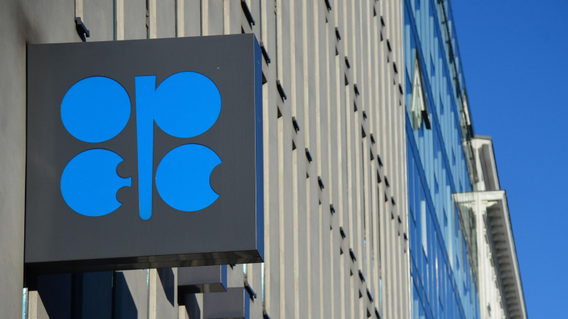 Восьмерка ОПЕК+ сохранила заморозку уровня нефтедобычи до конца I квартала