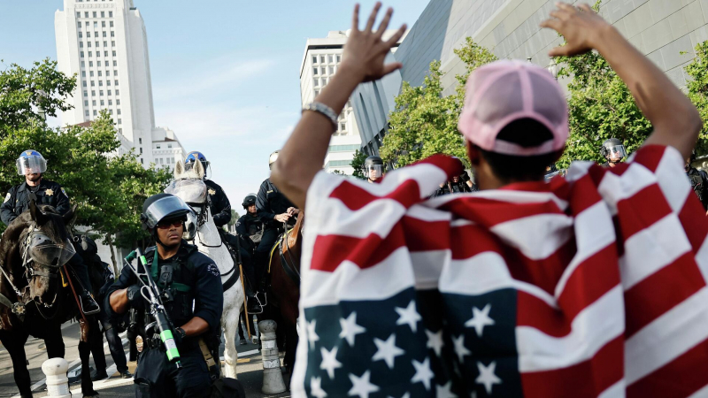 Дмитриев рассказал о призывах на митинги в США