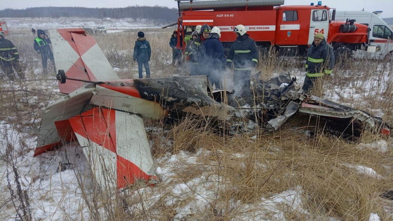Два человека погибли при жесткой посадке легкомоторного самолета в Нижегородской области
