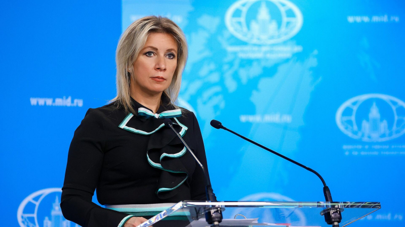Европа движется к саморазрушению, заявила Захарова