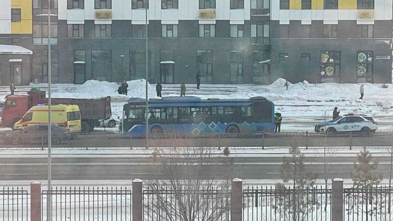 Грузовик сбил 7-летнюю девочку в Астане