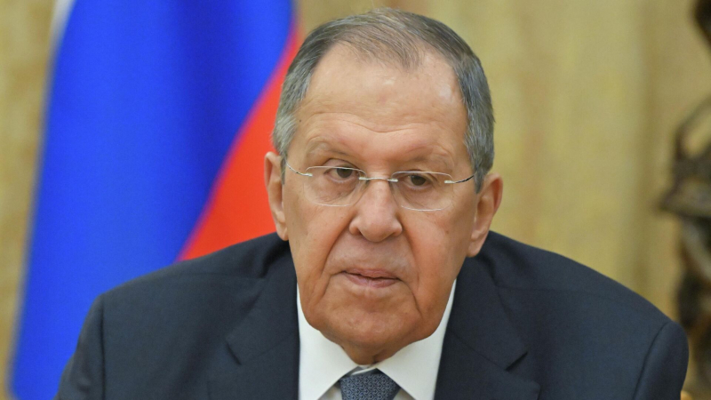 Политики, устраивающие антироссийскую истерику, обречены, заявил Лавров