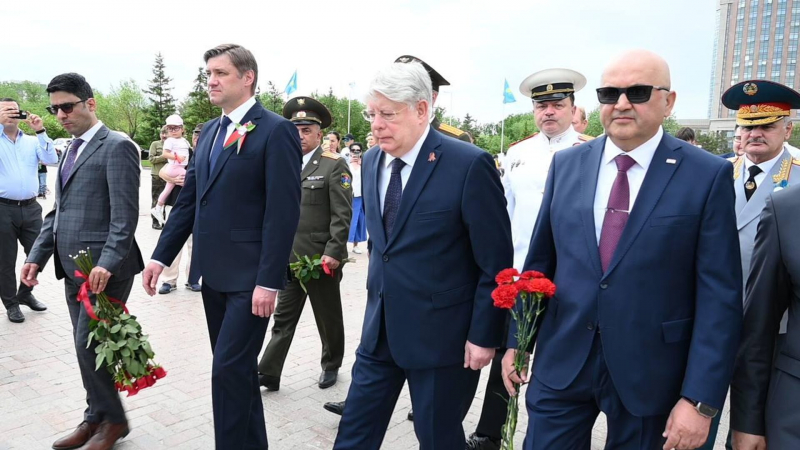 Послы России и Беларуси в Казахстане почтили память героев Великой Отечественной в Астане
