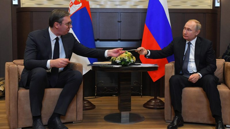 Путин поздравил Вучича с наступающими Новым годом и Рождеством