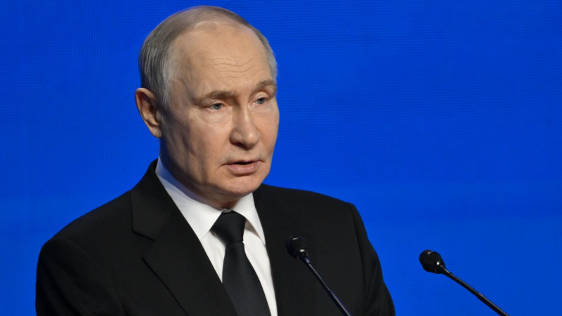 Россию хотели добить после распада СССР, заявил Путин