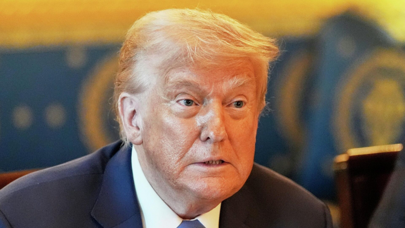 Трамп действует по Украине без внятной стратегии, заявил экономист