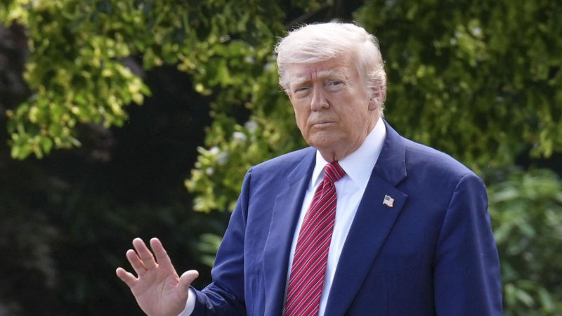 Трамп потребовал расширить усилия по депортации нелегалов из США
