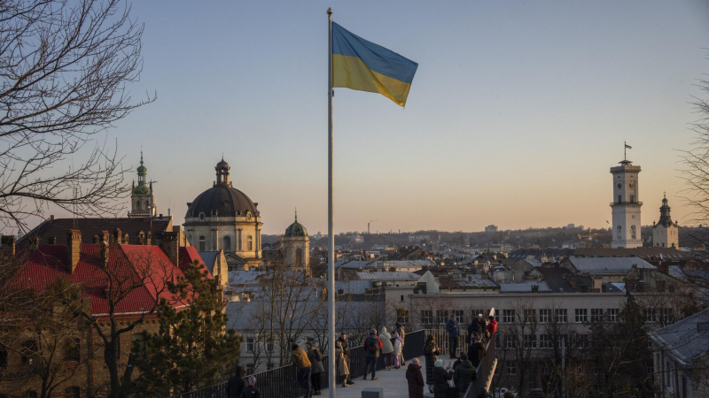Украина не может больше полагаться на США, заявил Кулеба