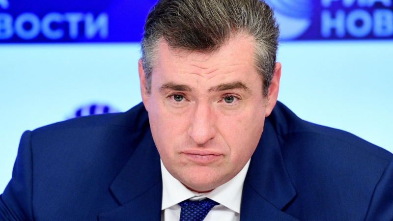 Украина последовательно атакует правду, заявил Слуцкий