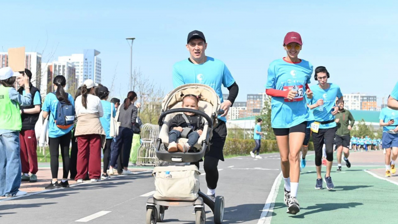 В Астане проходит благотворительный забег Run for Autism